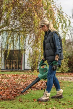 Bosch UniversalGardenTidy 3-i-1 løvblæser 2300 W