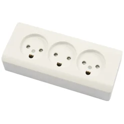 LK Opus® 66 stikkontakt med jord 3 udtag
